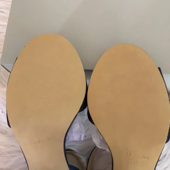 Marc Fisher Ankle Strap Block Heel Sandals Size 7 - Picture 9 of 15